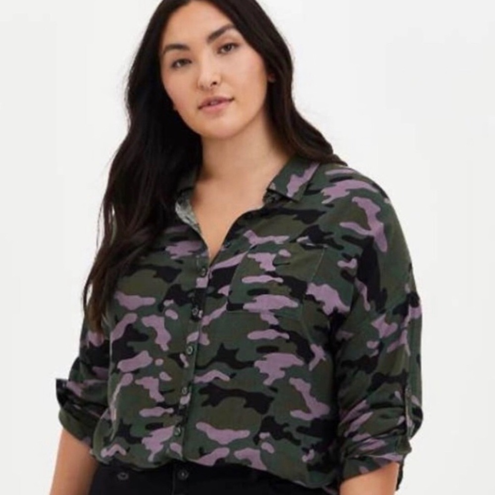 Torrid-Like New! Sz 3 lavender camo - Picture 2 of 5